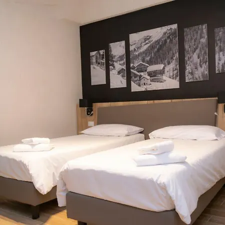 Hotel Petit Palais 3*