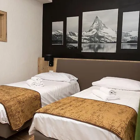 Petit Palais Hotel 3*