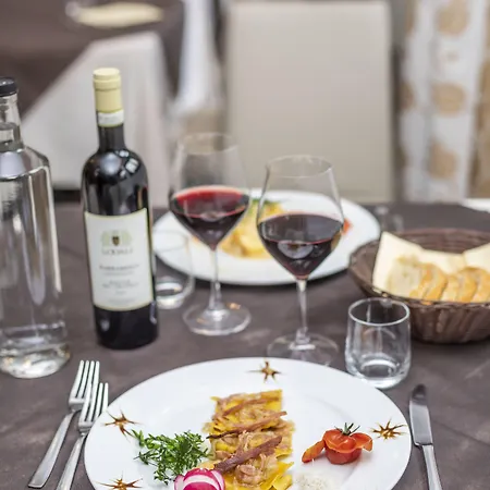 Petit Palais ホテル