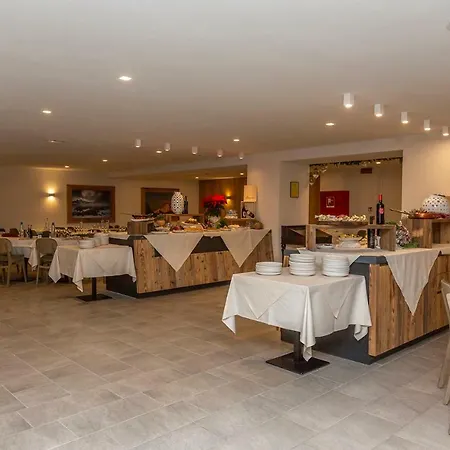 Hotel Petit Palais 3*