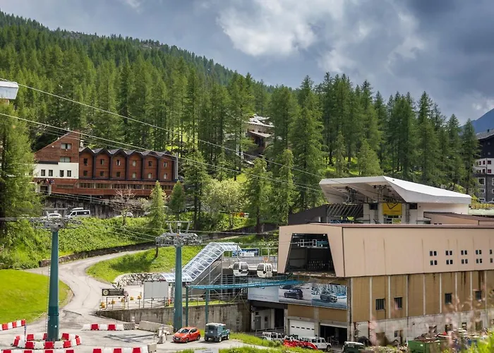 Petit Palais 3* ברויל-קרוויניה