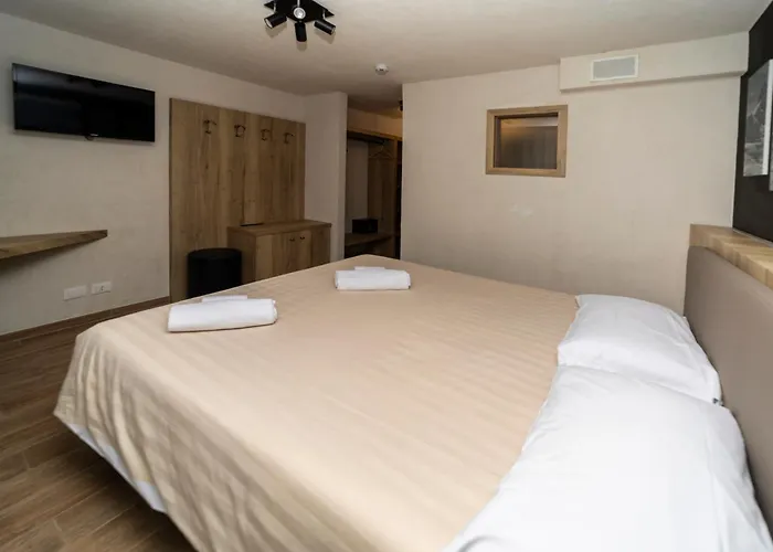 Petit Palais 3* ברויל-קרוויניה