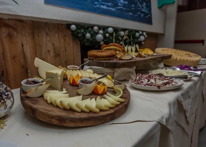 מלון Petit Palais 3*